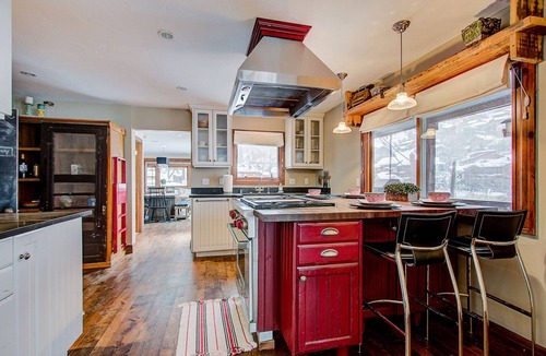 Downtown Park City House | Hillside Overlook by AvantStay | Hot Tub, Views, BBQ | In the Heart of Old Town