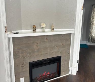 Glendive House | Historic 1902 Home Near Makoshika State Park 4BR