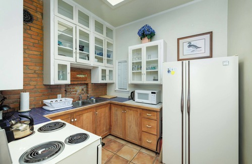 Downtown Bozeman Condo | Historic Main Street Bozeman, Dog-Friendly 30-Day Flat With AC and Bridger Bowl 20 Minutes Away