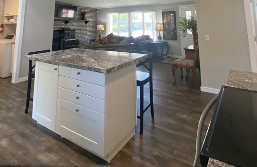 Millcreek House | Home Away from Home 45 min to ski