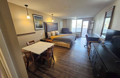 Laramie Hotel | Home Away Inn Laramie