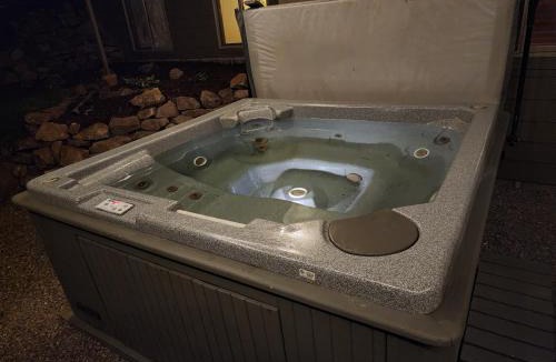 Missoula Apartment | Hot Tub Family Friendly Garden City Getaway