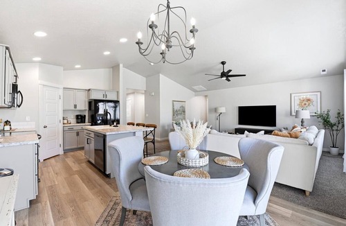 Meridian House | Hot Tub, Fire Pit, Game Room! Steps to Park, 4 TVs, TopGolf Discount, Mini Split Comfort