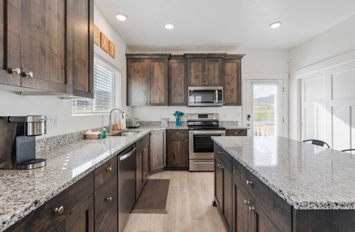Sweetwater House | Hot Tub, Ideal Beach Resort, Sleeps 22, Pet Friendly, Game Room!