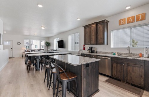 Sweetwater House | Hot Tub, Ideal Beach Resort, Sleeps 22, Pet Friendly, Game Room!