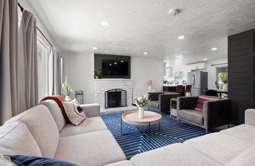 Holladay House | Hottub, Walk to town, 30 min to skiing
