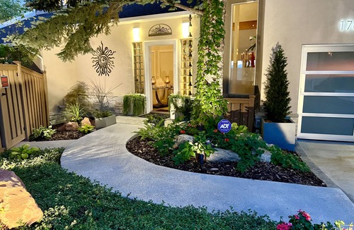 Salt Lake City House | House of Setting Sun! Views-HotTub-30min to ski-10min to SLC-Super Cool Design!