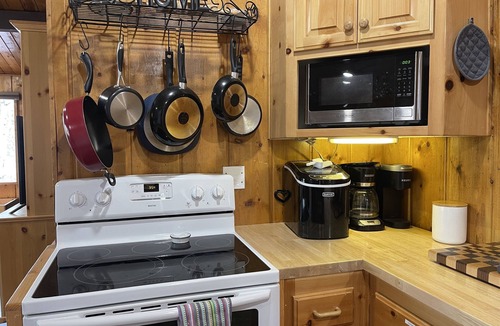 Last Chance Cabin | Huckleberry Hut | Cozy Fishing Cabin Near YNP