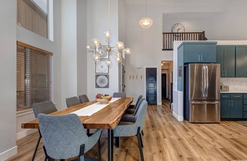 Park City House | Huge Family Retreat in Deer Valley East - Hot Tub, Game Room and Lake Views!