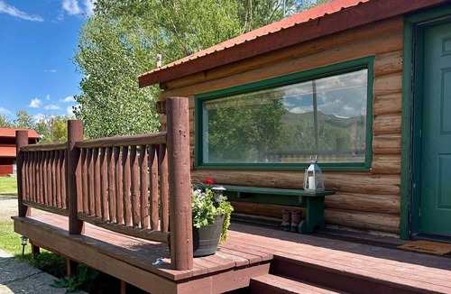 Blaine County Apartment | Hunters/Fishers basecamp! Cozy Silver Peak Ranch cabin. 2 BR (4 twin beds), 2 full baths (walk-in showers), full kitchen. Scenic views from the porch. Rustic, comfortable getaway great for couples or friends weekend getaways near Silver Creek!