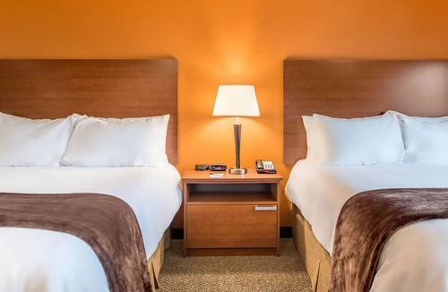 Twin Falls Hotel | Immerse Yourself in Twin Falls’ Natural Beauty from a Room w/Full Kitchen