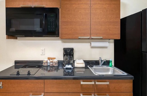 Twin Falls Hotel | Immerse Yourself in Twin Falls’ Natural Beauty from a Room w/Full Kitchen