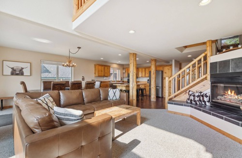 Whitefish House | Incredible views, ski in ski out, sleeps 16, hot tub!
