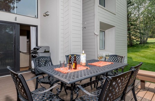 Elkhorn Village House | Indian Springs Townhome! Patio and Deck Area!