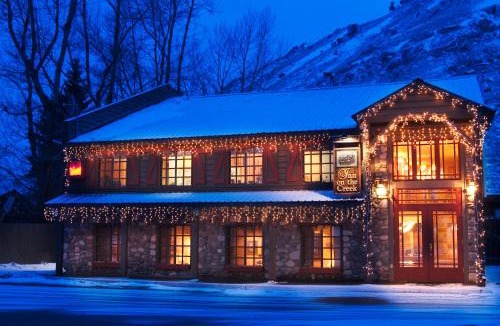 Jackson Hotel | Inn on The Creek