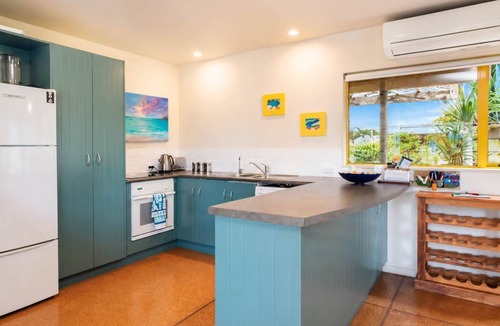 Palm Beach House | Island View - Walk to Palm Beach
