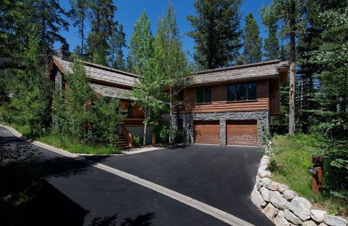 Granite Ridge House | JHRL - Elegant and Western 4-bedroom Homestead - Private hot tub in the woods
