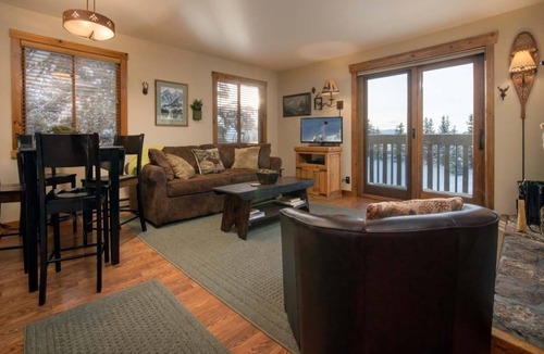 Teton Village Condo | JHRL - Slopeside Sleeping Indian East #7 Studio