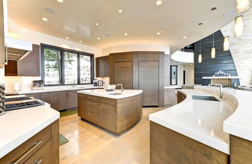Park City House | KBM Resorts| Walk to Slopes, Sports Court, Private Home Theater, Sleeps 17, Outdoor Hot Tub PCO-184M