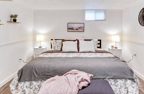 South Ogden House | King Bed,Cozy Living Room,Board Games