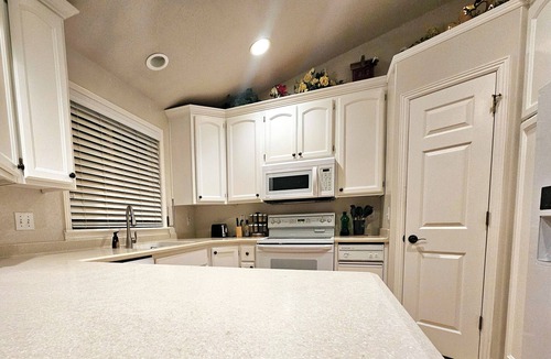 Fruit Heights House | King & Queen 2-Story 2-Bed/2-Bath Twin Home