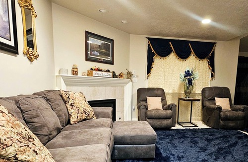 Fruit Heights House | King & Queen 2-Story 2-Bed/2-Bath Twin Home