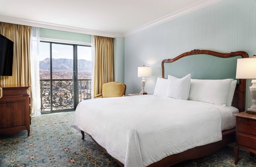Rio Grande Hotel | King Suite | Grand America | Grand Spa and Pool