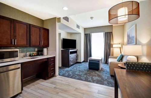 Salt Lake City Hotel | King Suite w/Kitchen Salt Lake City Airport+Pool