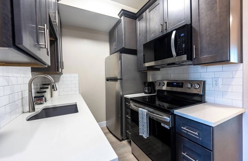 Pleasant Grove Condo | King Suite with Twin Loft – Family & Pet Friendly