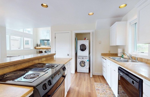 Ketchum House | Knob Hill Ridge Townhome 1 - Modern Decor Right in Downtown and Pet Friendly