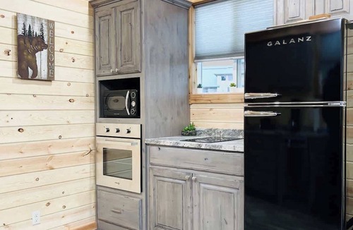 Island Park House | Knotty Bear tiny home 20 miles to West Yellowstone