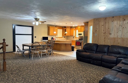 Rexburg House | Lake access, family friendly 4-bedroom house with AC in outskirts of Rexburg