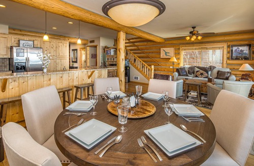 West Yellowstone Cabin | Lake house 16 minutes from Yellowstone