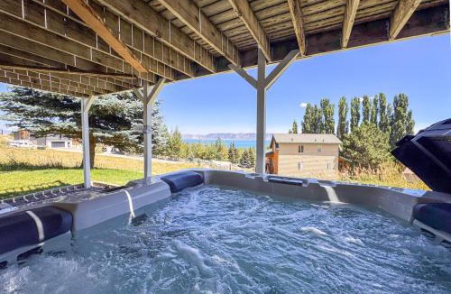 Harbor Village House | Lake View Cabin New Hot tub and Roku TV