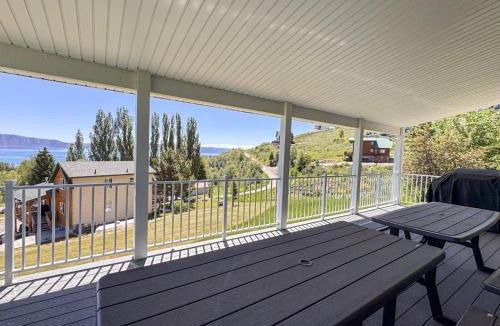 Harbor Village House | Lake View Cabin New Hot tub and Roku TV