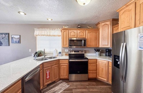Harbor Village House | Lake View Cabin with amazing views and hot tub