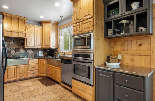 Harbor Village Cabin | Lakeside Haven, a cozy and relaxing home that sleeps 24 with pool/hottub access!