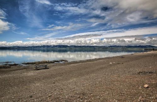 St. Charles Apartment | Lakeview Condo by Bear Lake, 6 Mi to N Beach