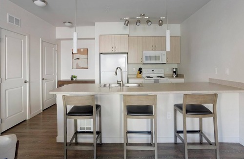 Smokey Point Apartment | Landing | Amazing 1BD, Clubhouse, Pool