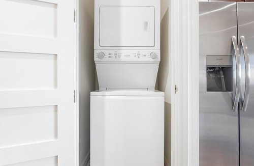 Johnstown Apartment | Landing | Amazing 1BD, Yoga Studio, Clubhouse