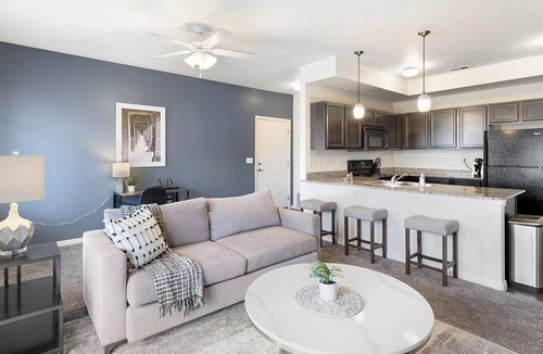Pleasant Grove Apartment | Landing at Viewpointe - 1 Bedroom in Downtown Pleasant Grove
