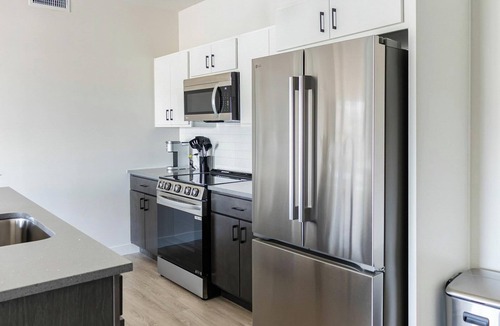 People's Freeway Apartment | Landing | Chic 2BD, Clubhouse, Courtyard