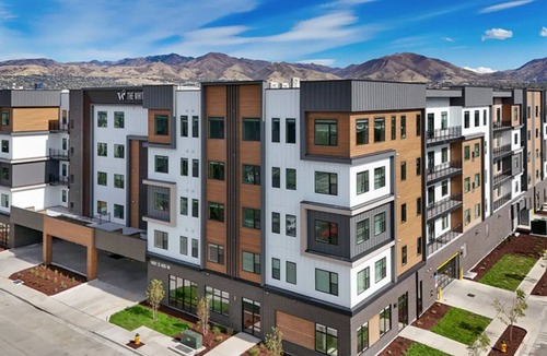 People's Freeway Apartment | Landing | Incredible 1BD, Pool, Gym