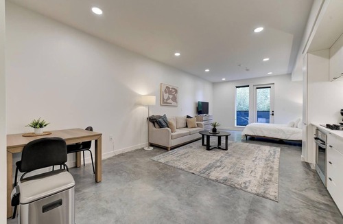 Sugar House Apartment | Landing | Spectacular Studio, Rooftop Lounge