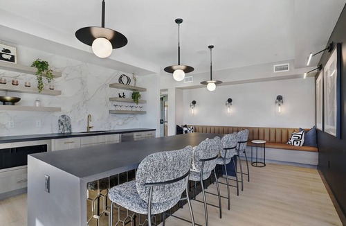 People's Freeway Apartment | Landing | Spectacular 1BD, Courtyard, Clubhouse
