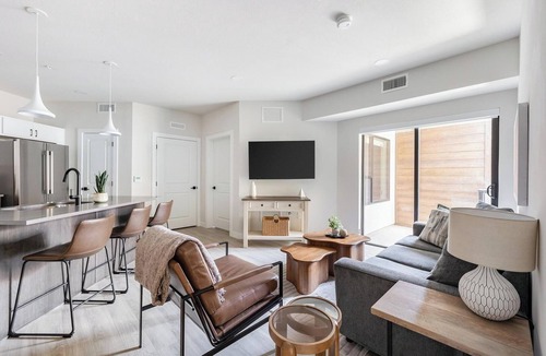 People's Freeway Apartment | Landing | Spectacular 2BD, Courtyard, Clubhouse