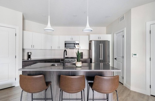 People's Freeway Apartment | Landing | Spectacular 2BD, Courtyard, Clubhouse