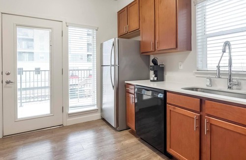South Salt Lake Apartment | Landing | Stylish 2BD, Courtyard, Gym