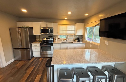 Lava Hot Springs Cabin | LAVA HOT SPRINGS TINY HOUSE @ PORTNEUF BEND