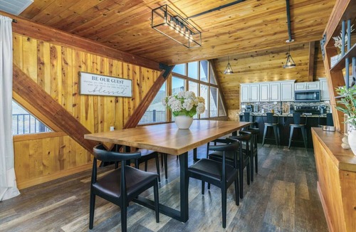 Lava Hot Springs House | Lava`s Kings of The Hill